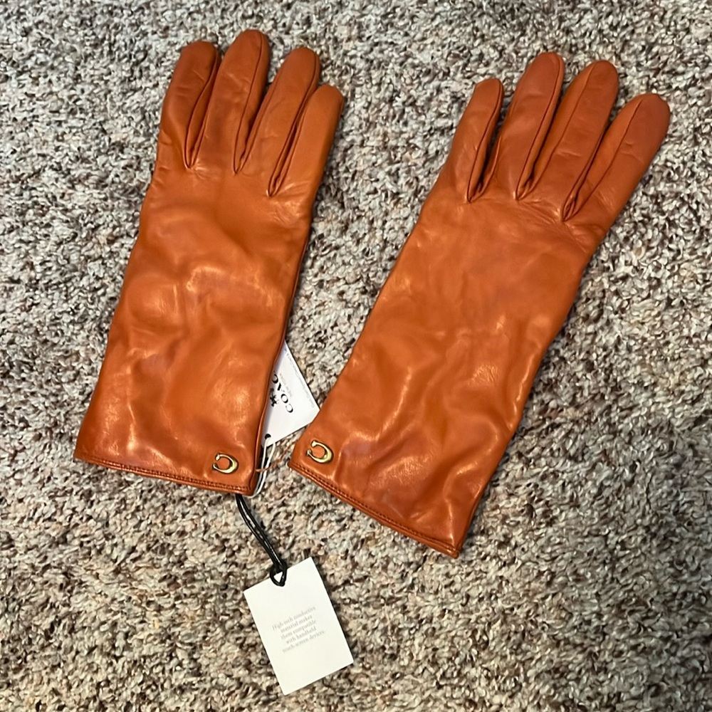 Coach leather tech gloves new with tags